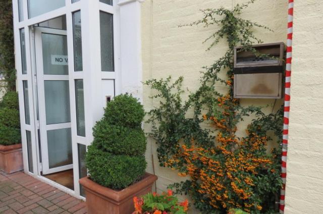 Hunters Lodge Guest House Southampton Dış mekan fotoğraf